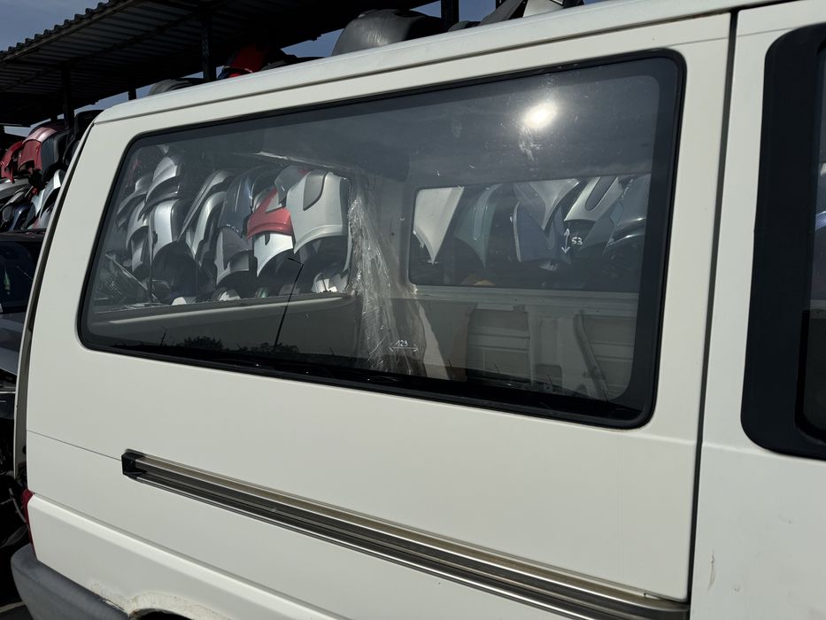 VW Transporter T4 Long szyba prawa tył tylna