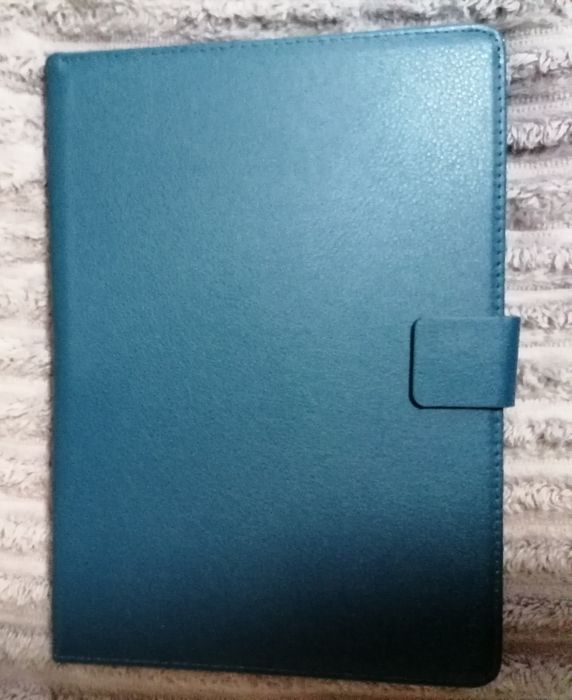 Продам универсальный чехол для планшета. Новый