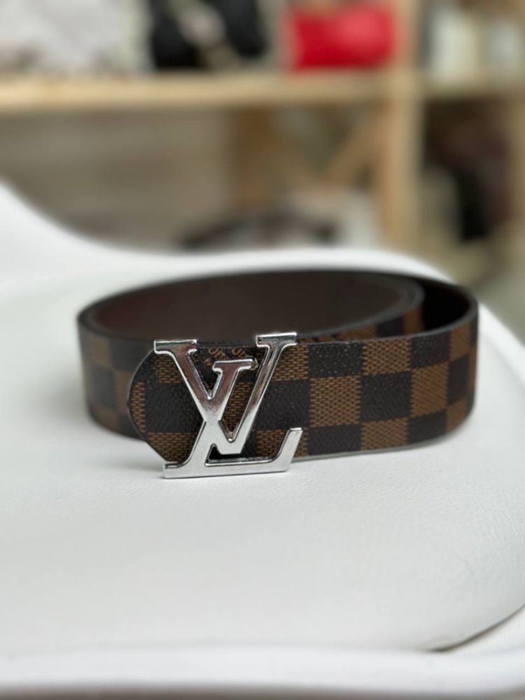 Ремні Louis Vuitton