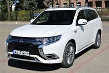 Mitsubishi Outlander PHEV Lift 2019 2,0 203km Bateria 13.8kwh wersja GT - Full opcja