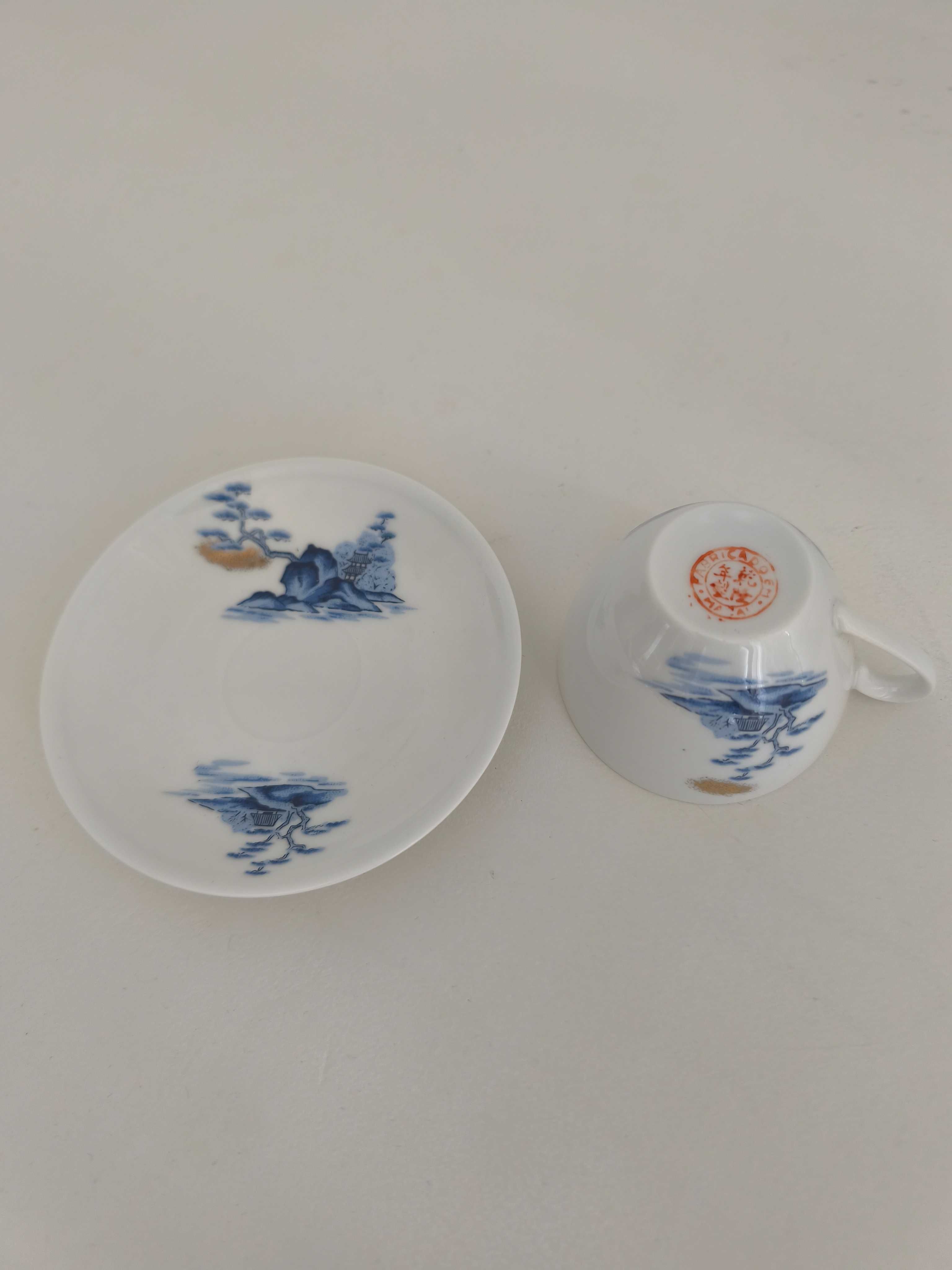 Chávena de café em porcelana muito fina