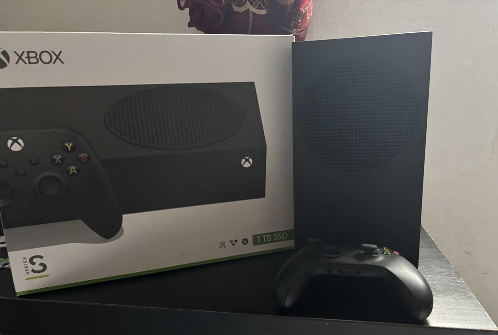 Xbox Series S, 1TB, Carbon Black