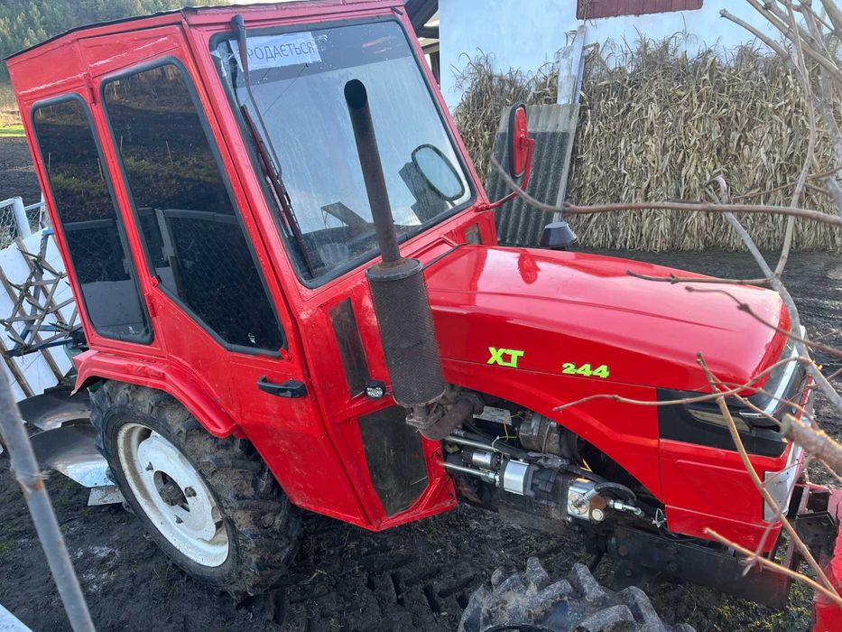 ТРАКТОР XT 244. Гарний стан. В одних руках