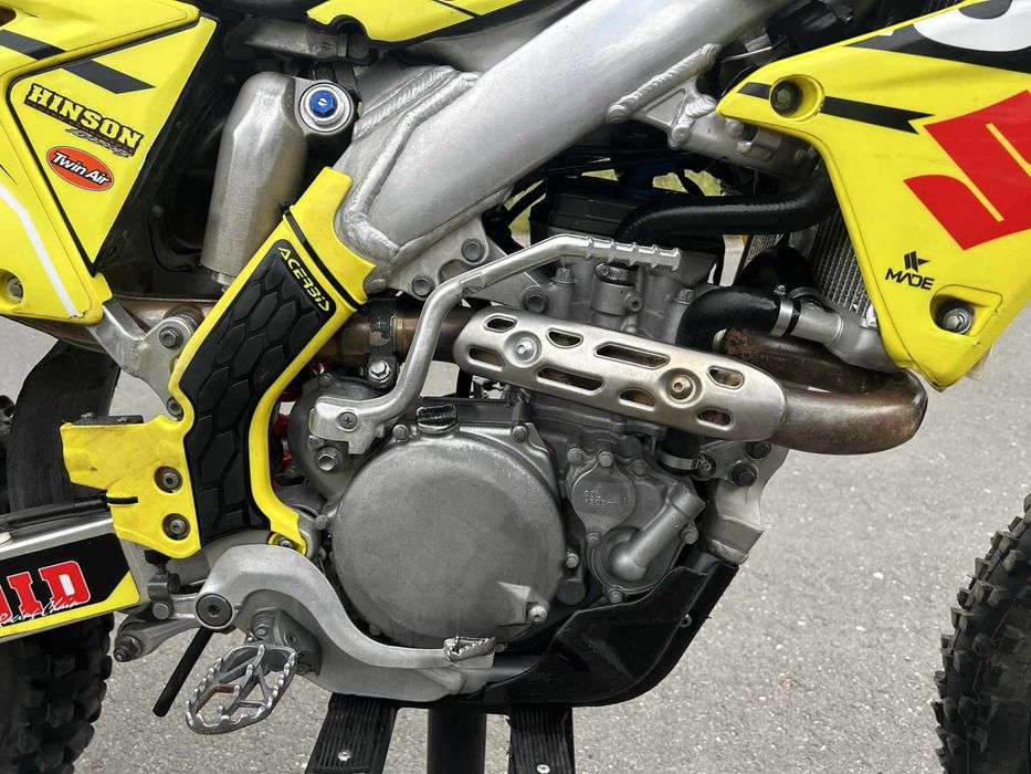 Suzuki RMZ 450 z 2013 roku z transportem.