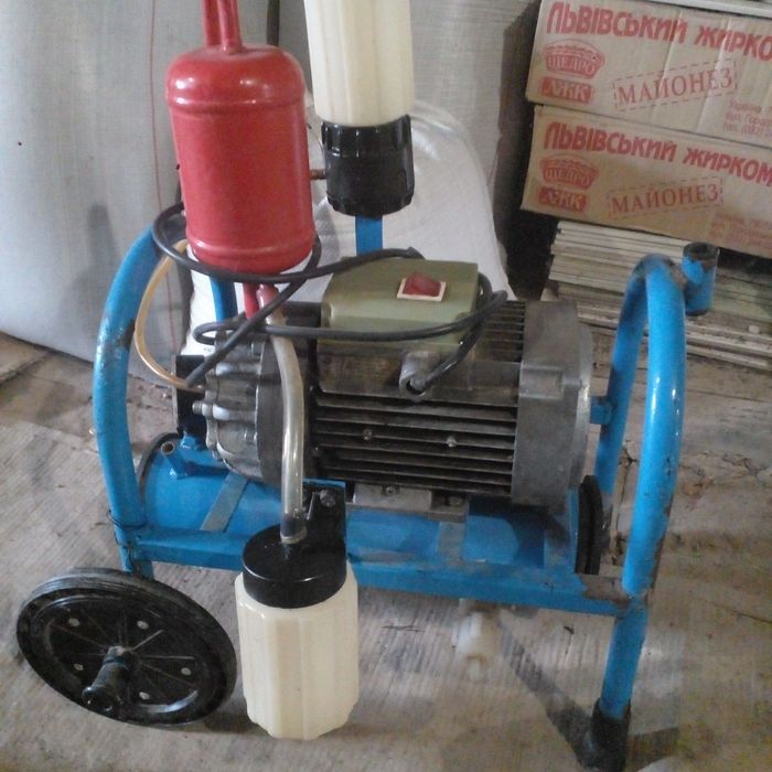 Продам доїльний апарат