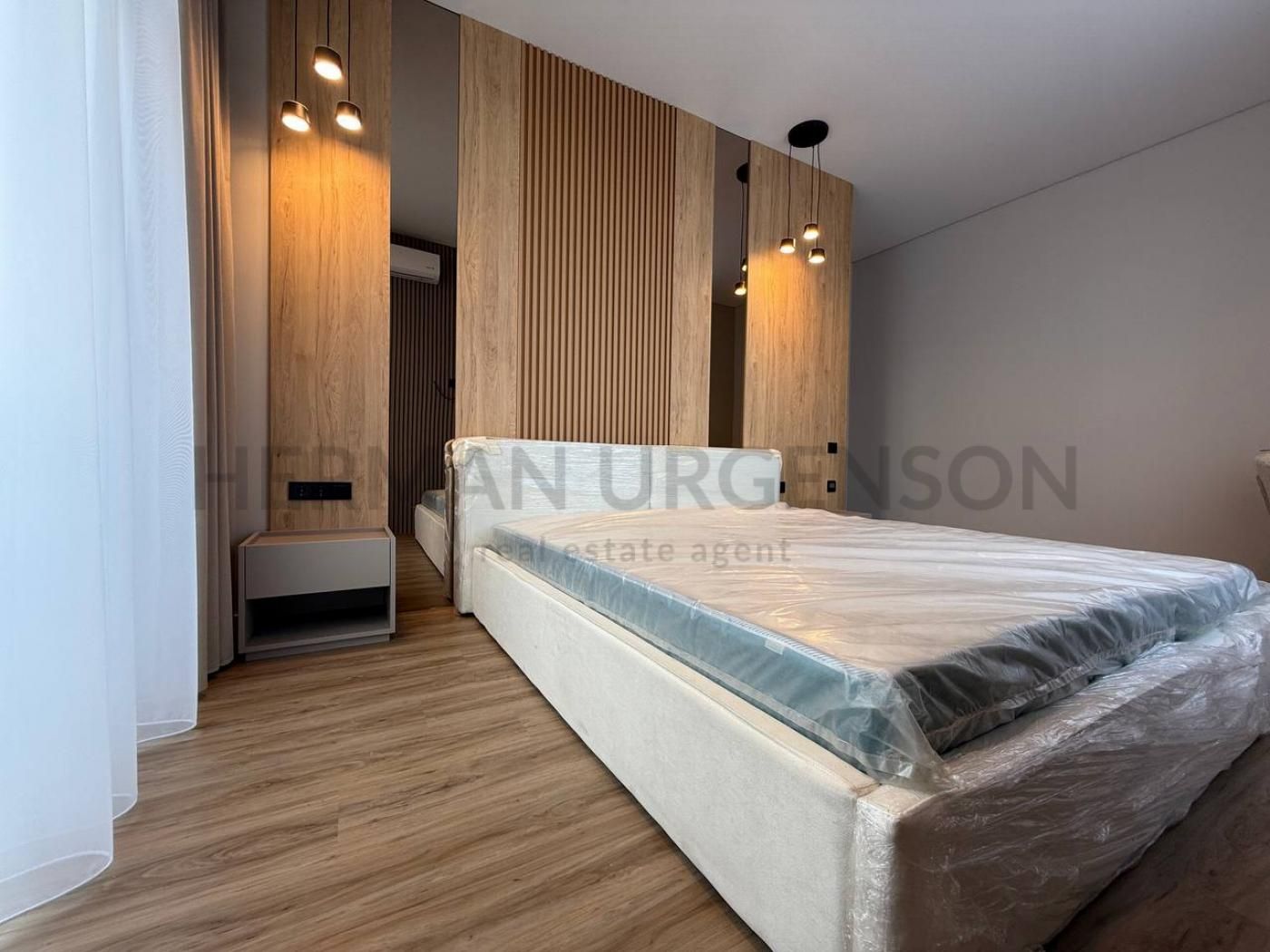 Продаж 1к квартири 42 м.кв / вул. Руська, Центр