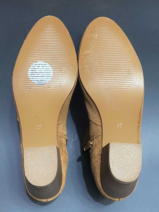 Чоботи жіночі шкіряні 35,5 розмір Next підбори 6 см натуральна шкіра