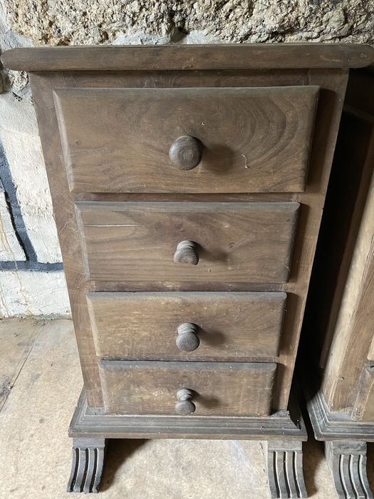 Mesinhas de cabeceira para restauro