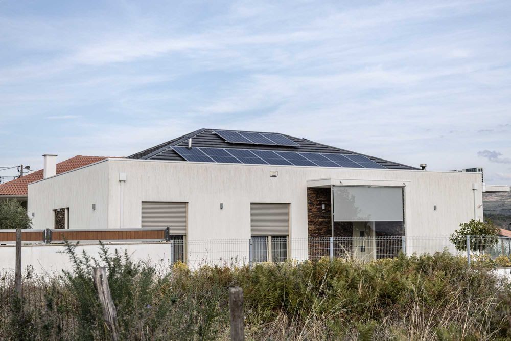 Moradia T4 com Arquitetura de Sonho e Luminusidade Ímpar