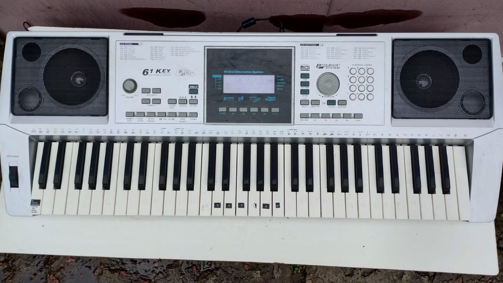 Синтезатор LP-6210C