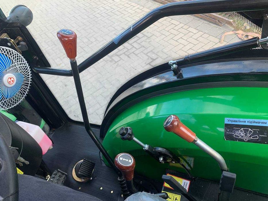 трактор KATA KE 454 з кондиціонером