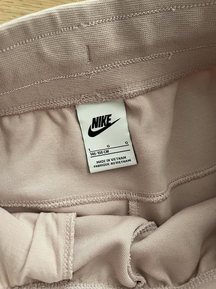 Nike tech fleece spodnie dresowe r.146-156