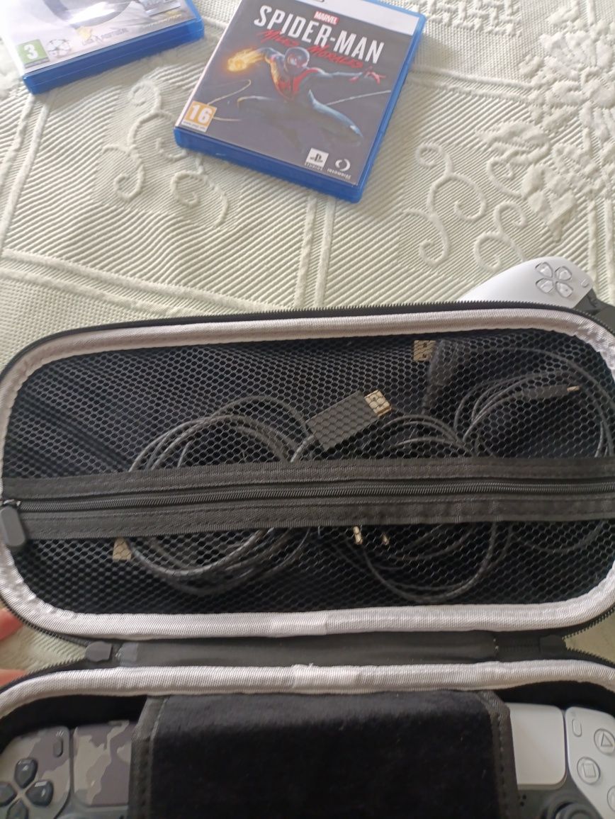 Ps portáve com caixa de transporte e carregador