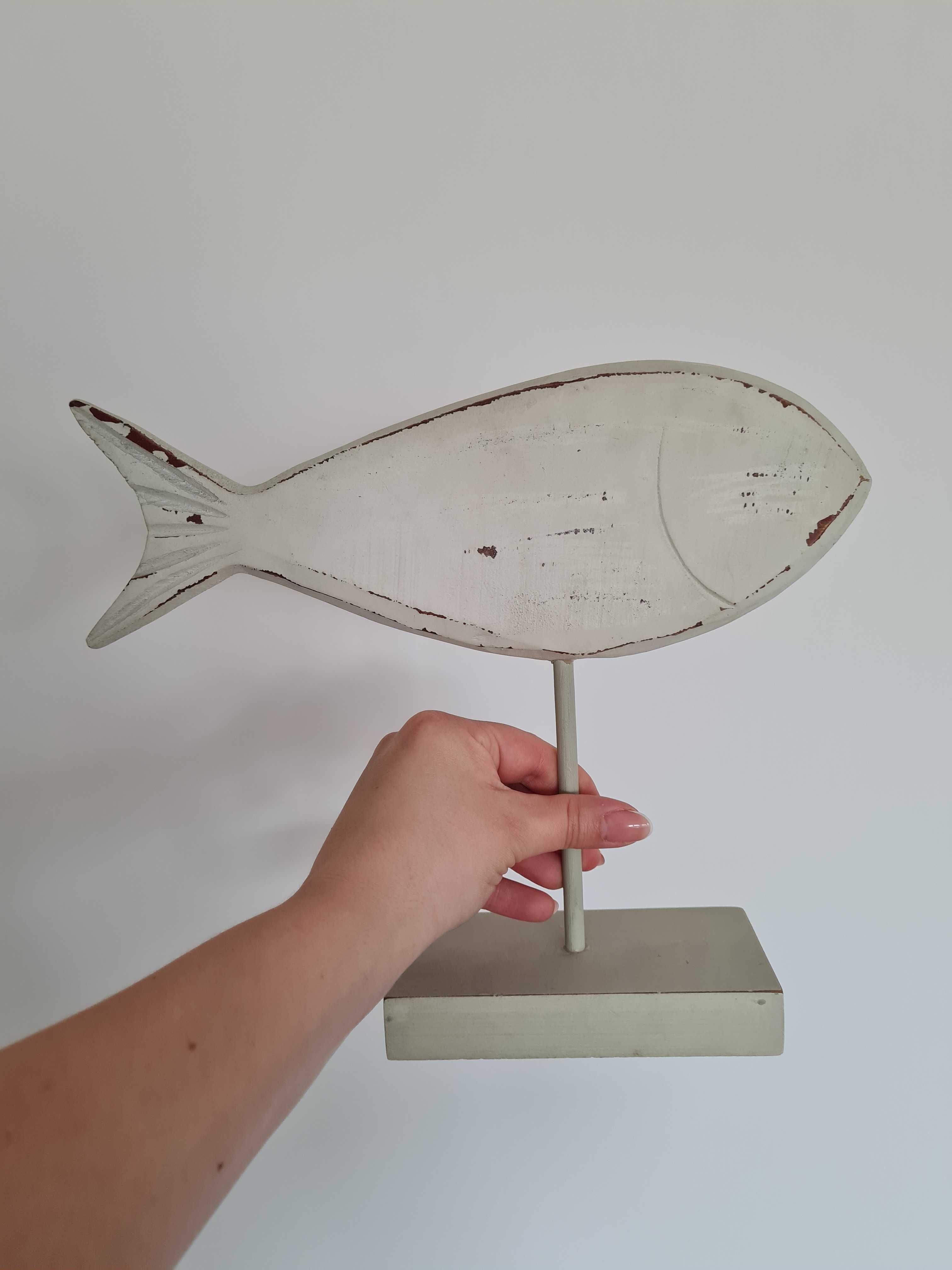 Figurka dekoracyjna drewniana chabby choć ryba Marine Zara Home