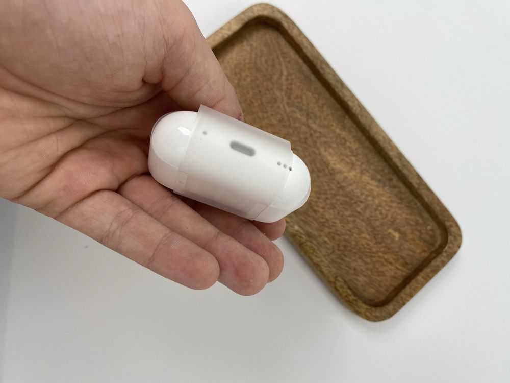 Нові в плівці AirPods Pro 2