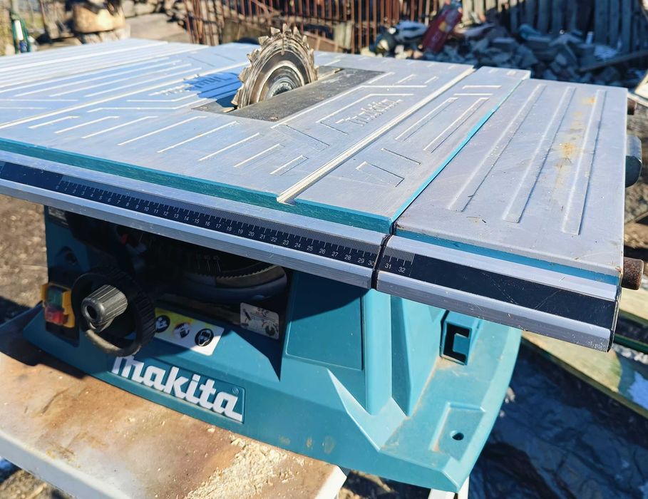 Pilarka stołowa MAKITA MLT 100