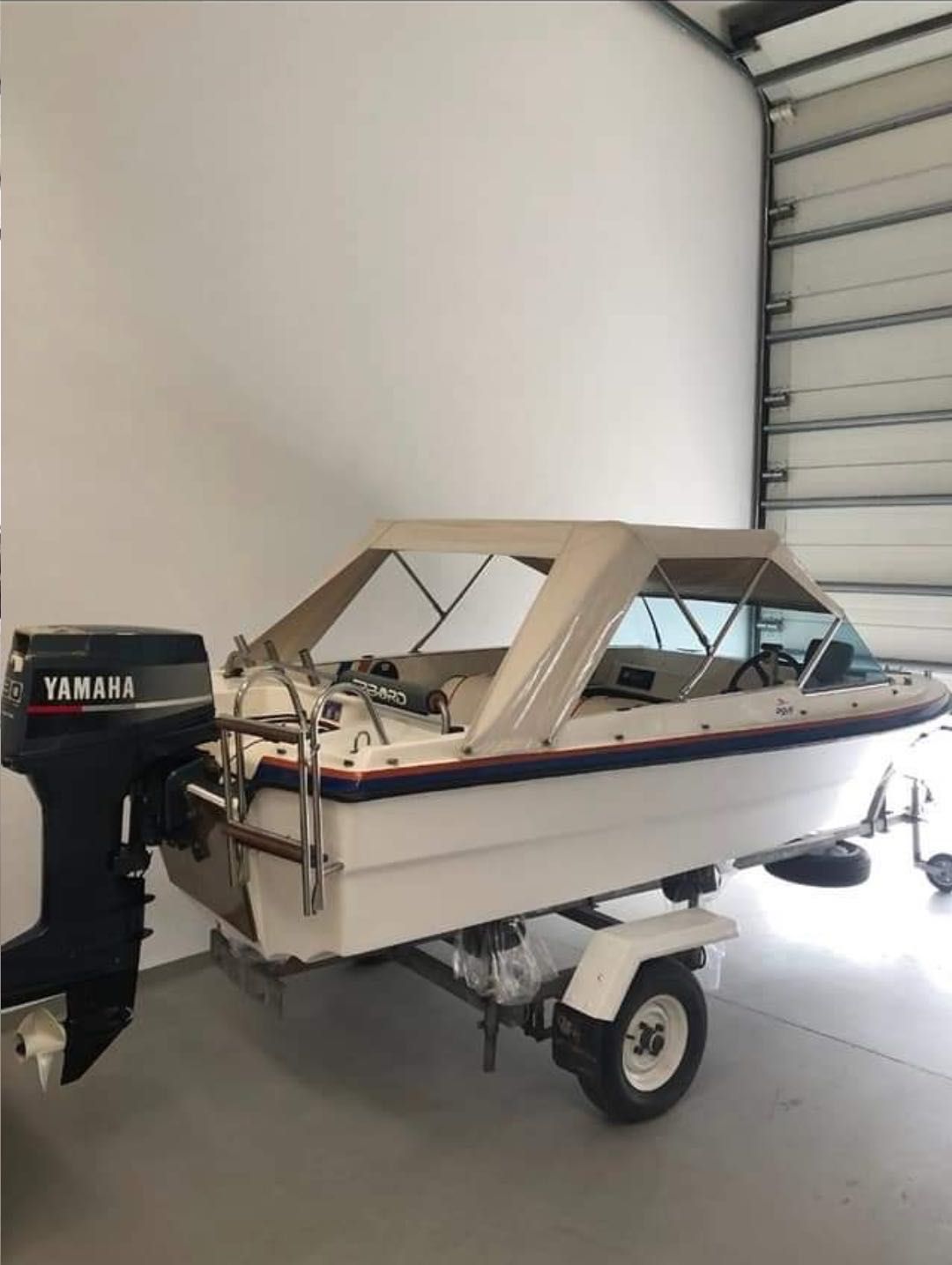 Barco Argus 402 S