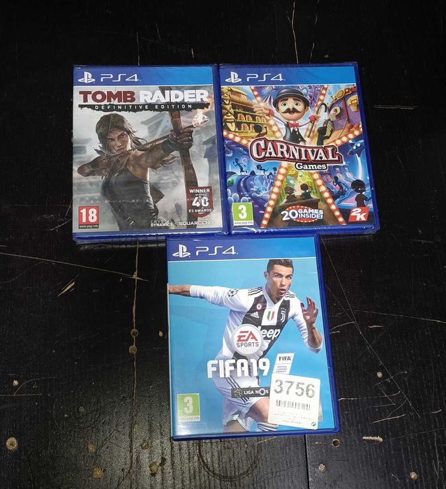 3 jogos PS4 (2 novos)