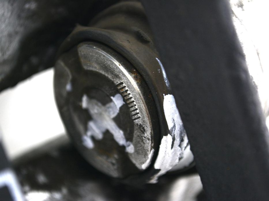 Суппорт задній правий MINI COUNTRYMAN R60 2010-2016 (пильник під замін