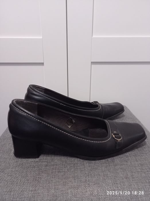 Buty 39 czółenka na małym słupku eleganckie wizytowe codzienne biurowe