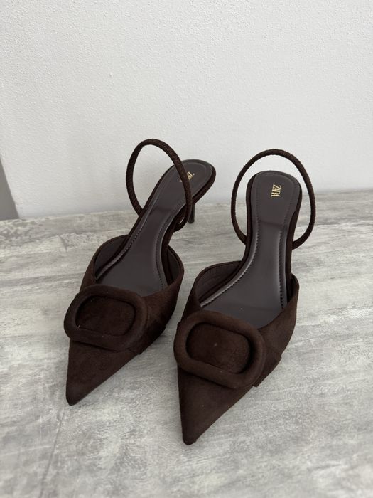 Трендові мюлі Zara