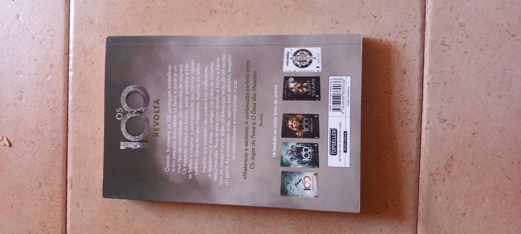 Livro os 100 revolta