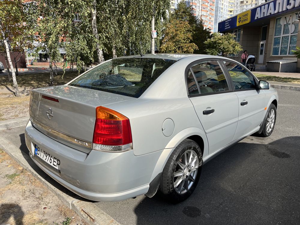 Продам Opel Vectra 1,8 в дуже гарному стані.