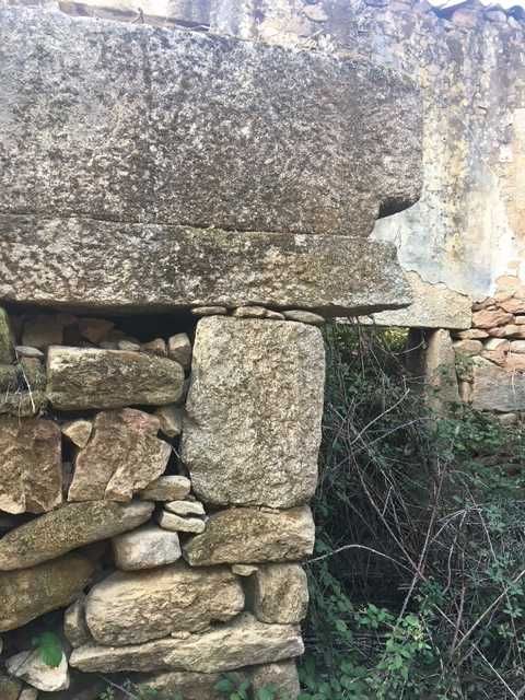 Quinta para restauração 1000m2 Fuinhas Fornos de Algodres