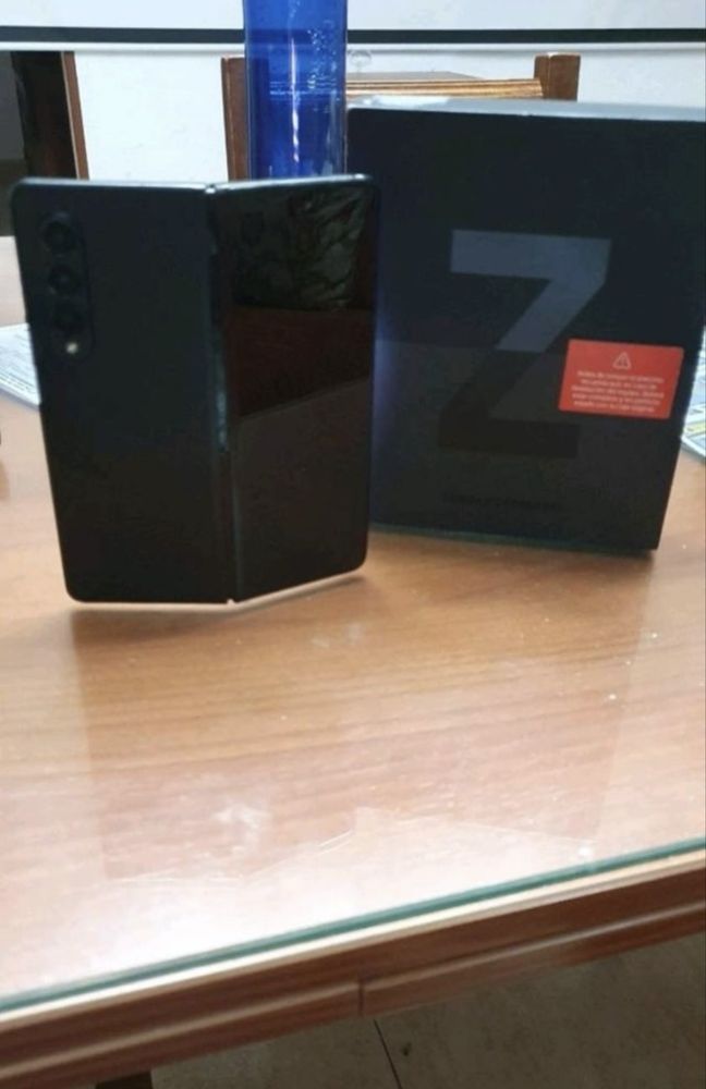 Samsung Z Fold 3 5G + Acessorios