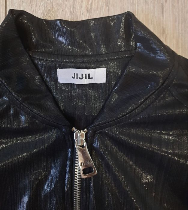 Бомбер фірми "jiji!"