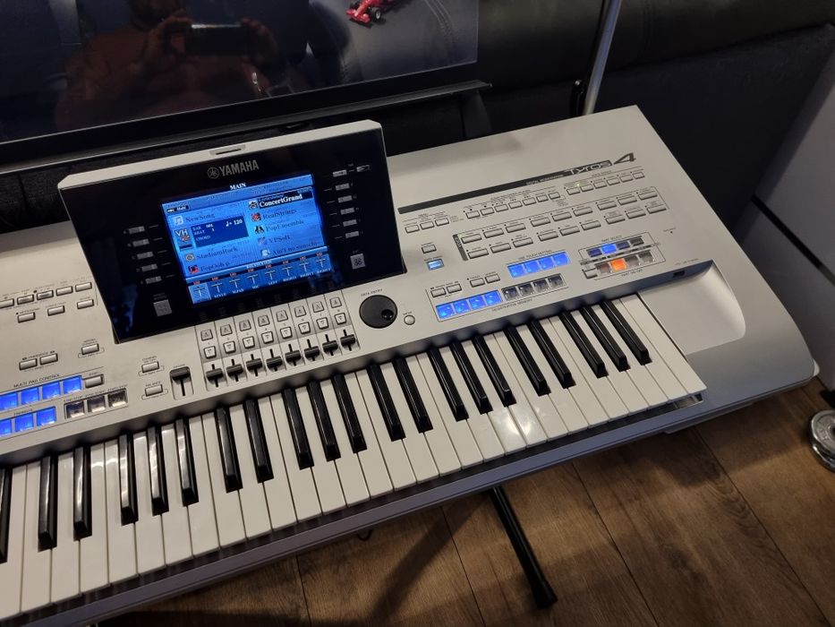Yamaha Tyros 4 + pulpit+ statyw+ instrukcja+ futerał Super stan.