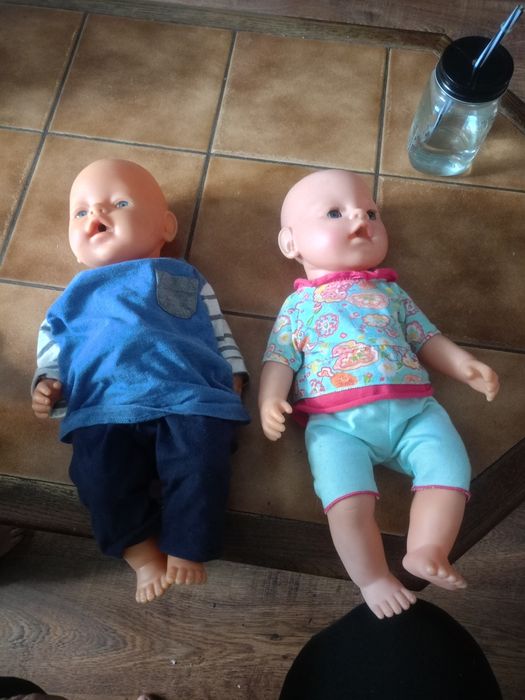 Dwie lalki bobasy