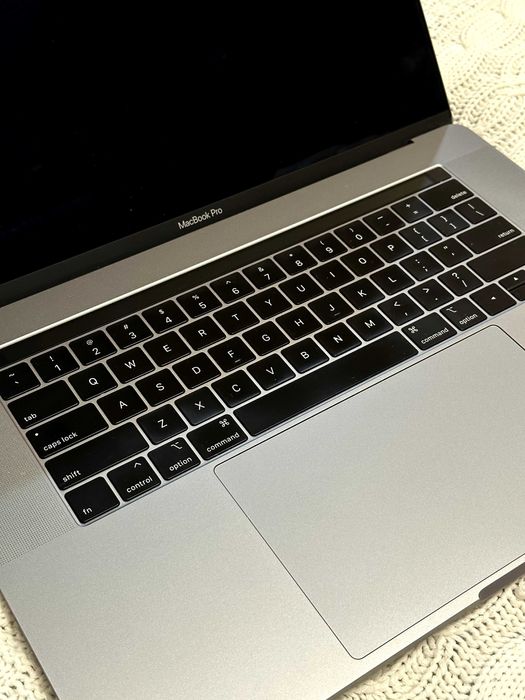Macbook Pro 2019 15 inch i7 / 16 / 512gb. TouchBar. Хороший стан.