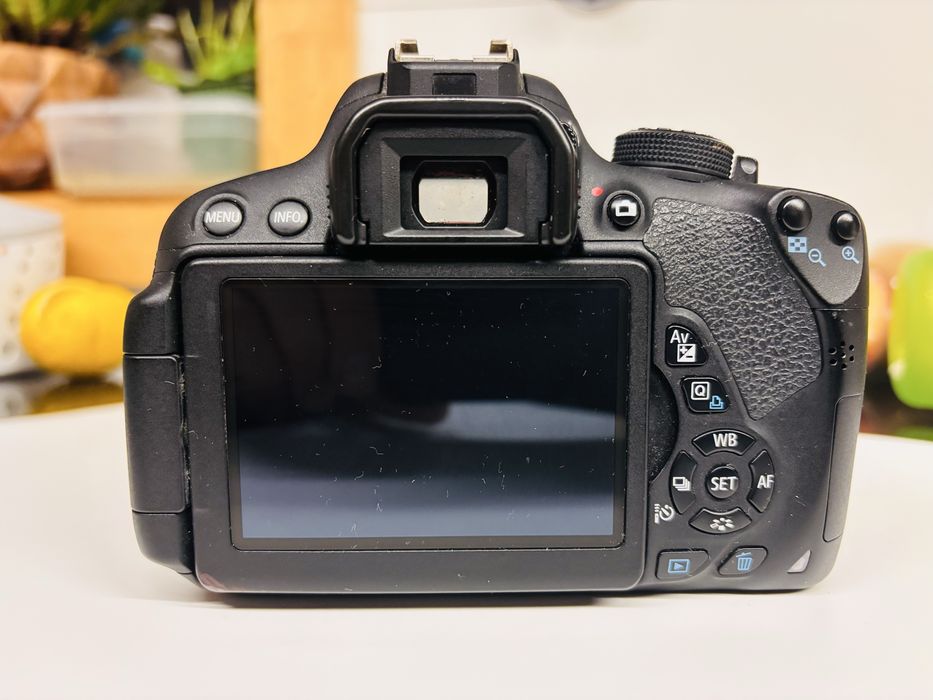 CANON EOS 700D (corpo)