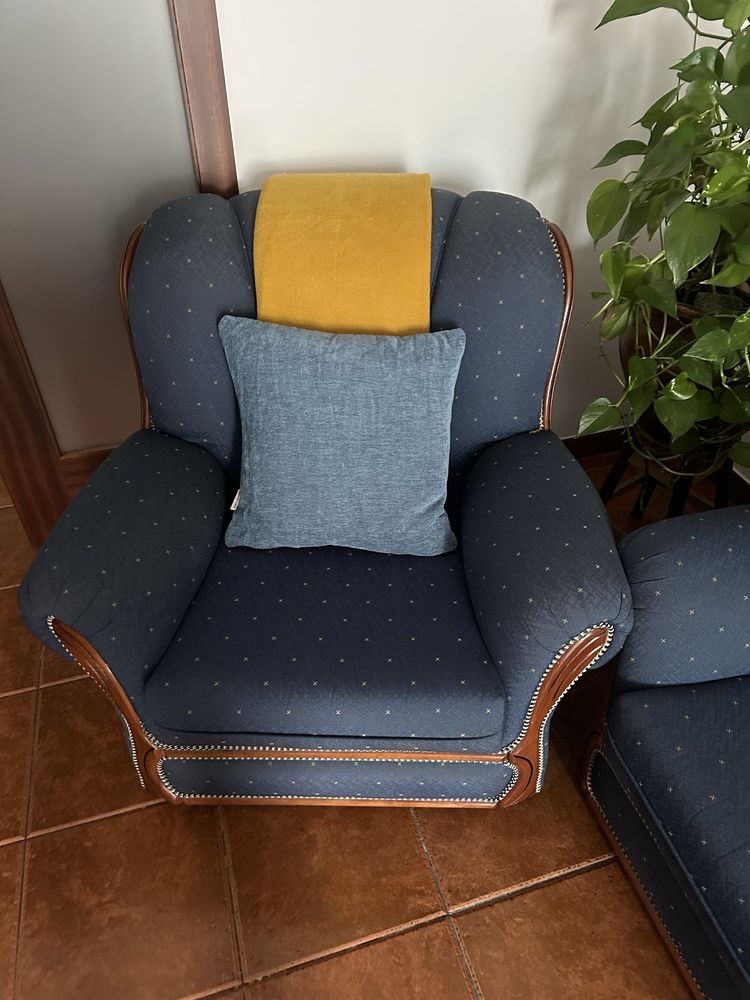 Vendo sofas + mesa
