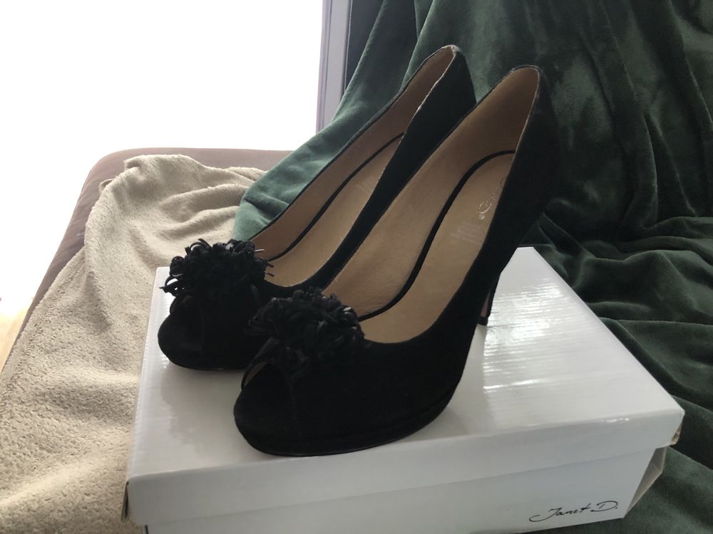 Buty damskie nowe na obcasie wizytowe
