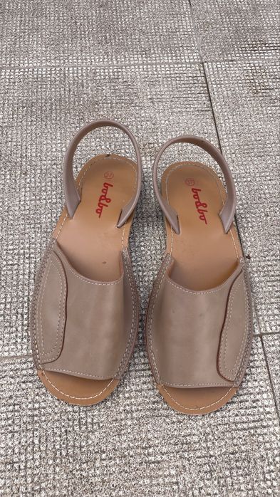 Botas e calçado de mulher