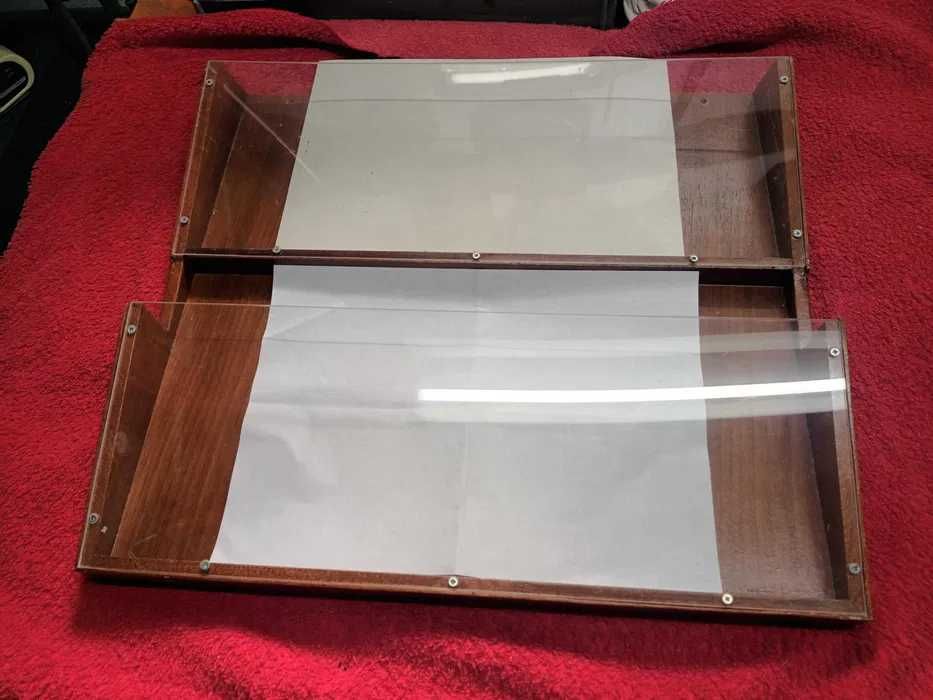 Arquivo de parede com 2 bolsas