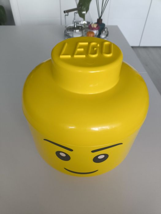 Duży orginalny pojemnik w kształcie głowy LEGO z pokrywą