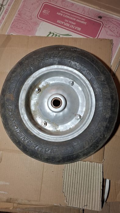 Колесо для садовой тачки