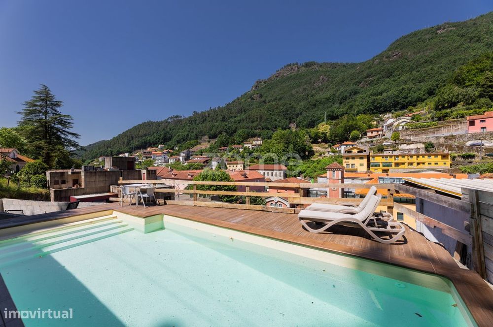 Prédio no Centro da Vila do Gerês