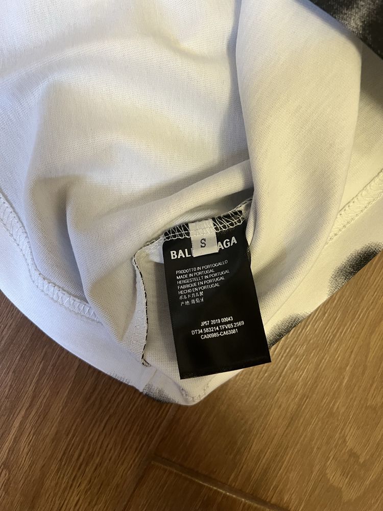 T-shirt balenciaga white,new,size:S,M,L