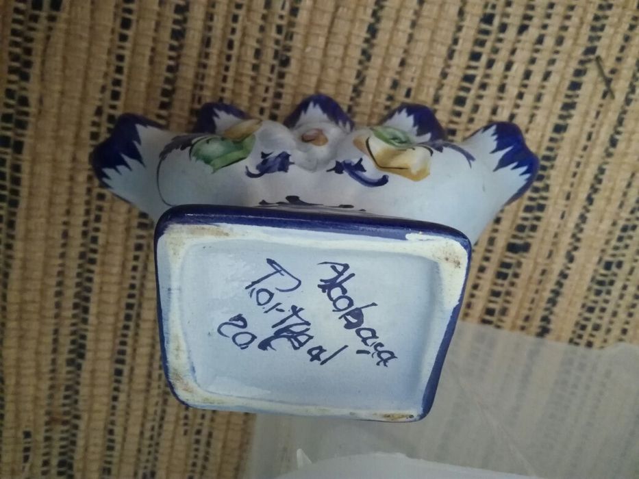 Conjunto prato, suporte salsa e jarra de alcobaça