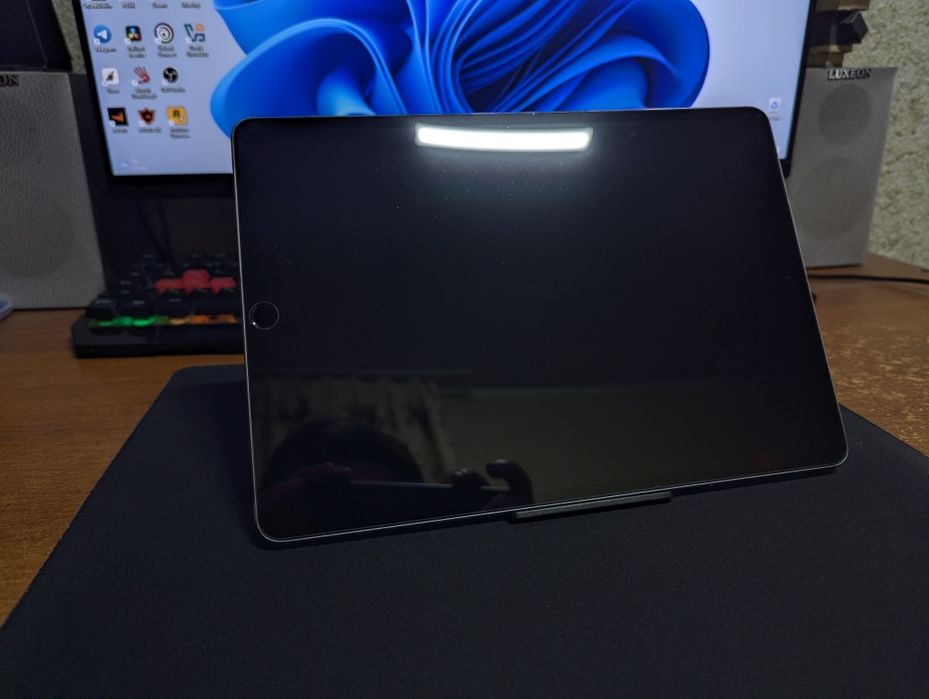 iPad Pro 10.5 64gb + (чохол книжка, захисне скло)