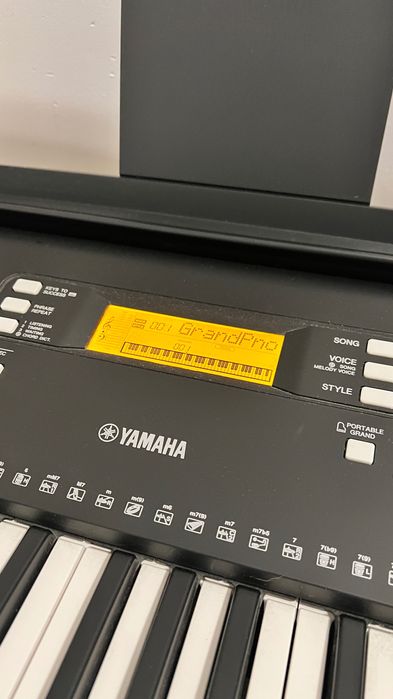 Keyboard Yamaha PSR EW 300  + statyw Gravity KSX 2