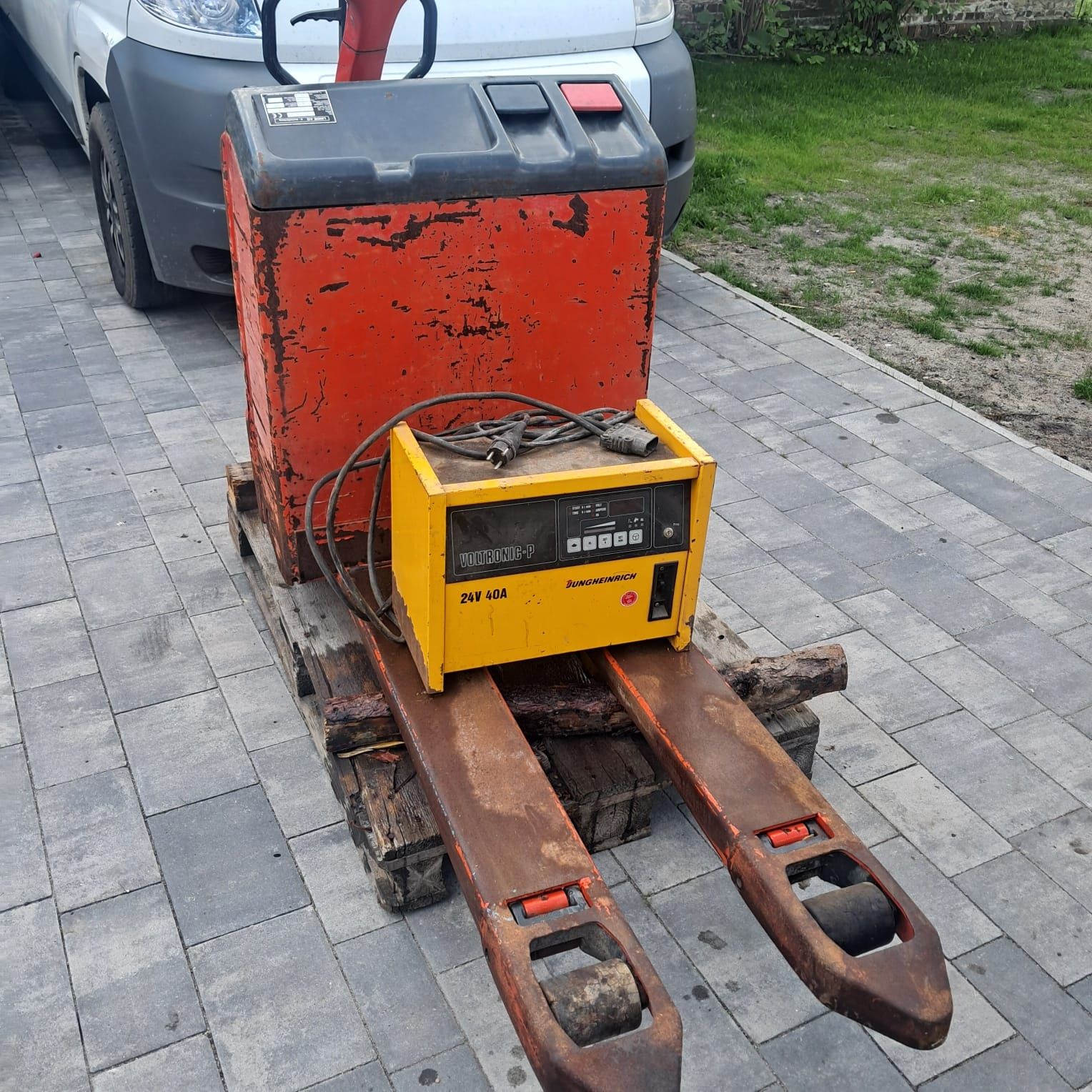 Wózek paletowy elektryczny Linde  t20