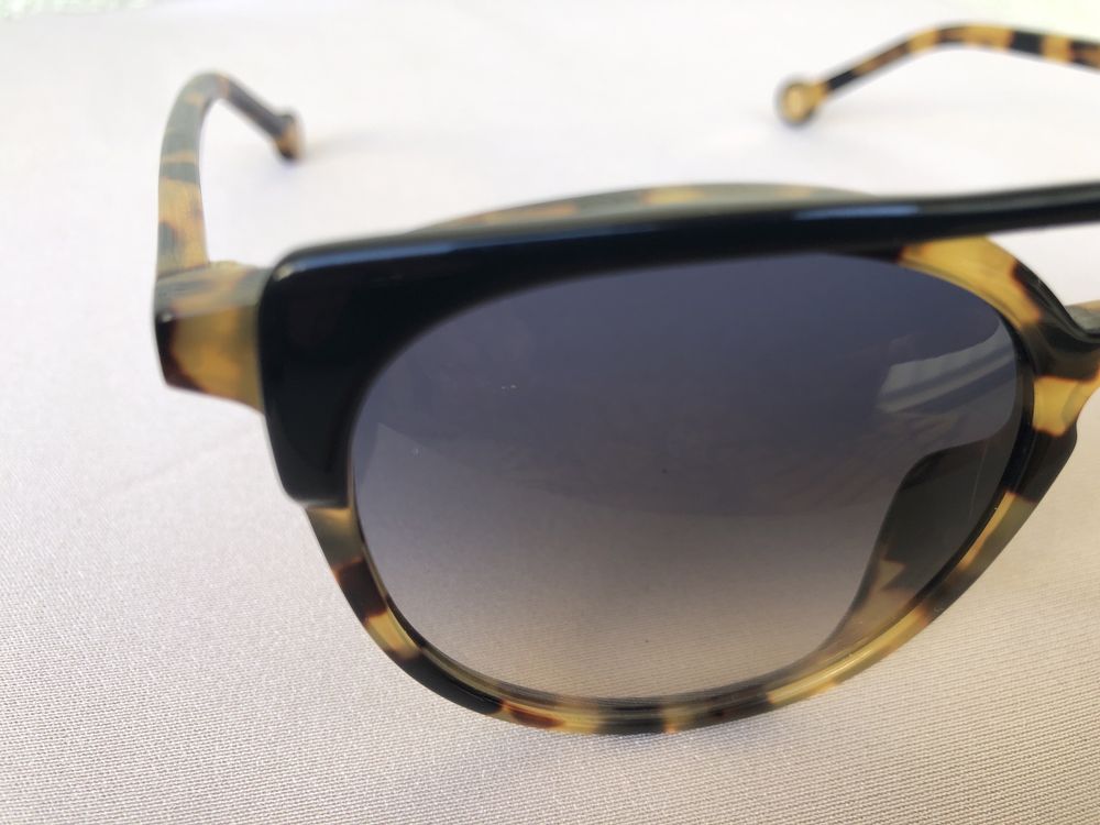 Okulary przeciwsłoneczne Carolina Herrera, tortoiseshell,