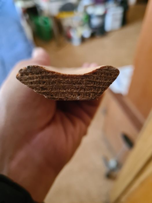 Прода плинтус на пол сосновий.