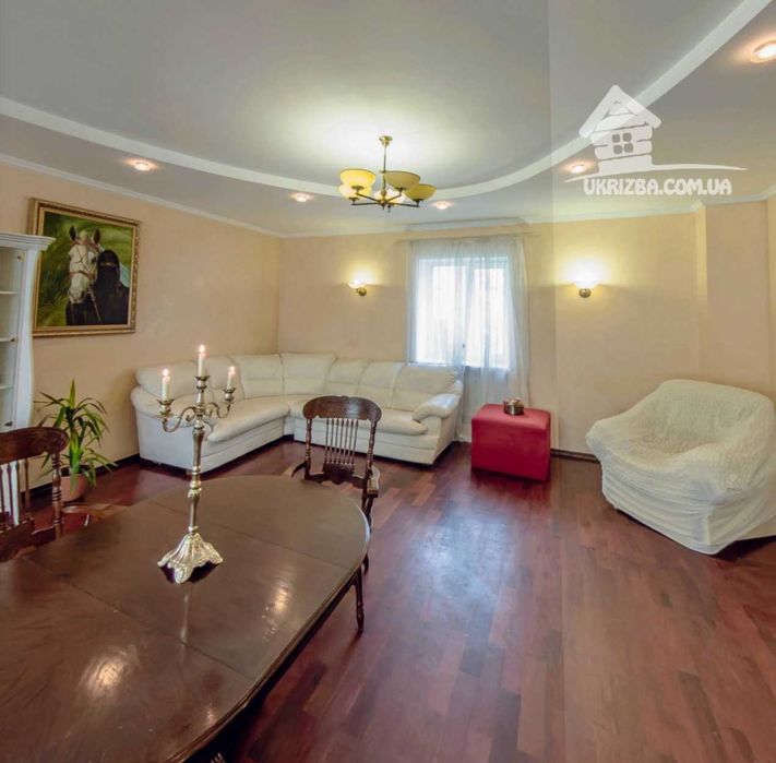 Київ. Будинок 360кв. Ділянка 16 соток, до 15 осіб.