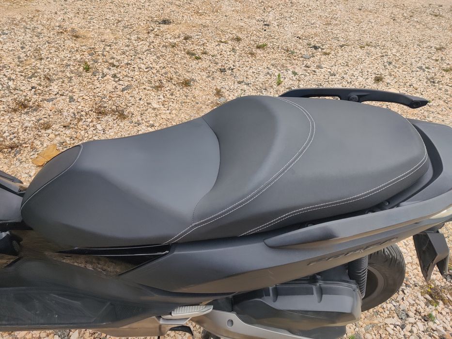 Honda Forza 125 preta